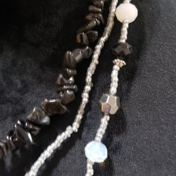 Women's Multicolor Triple Layer Classic Beaded Fashion Jewelry Necklace - Picture 2 of 5